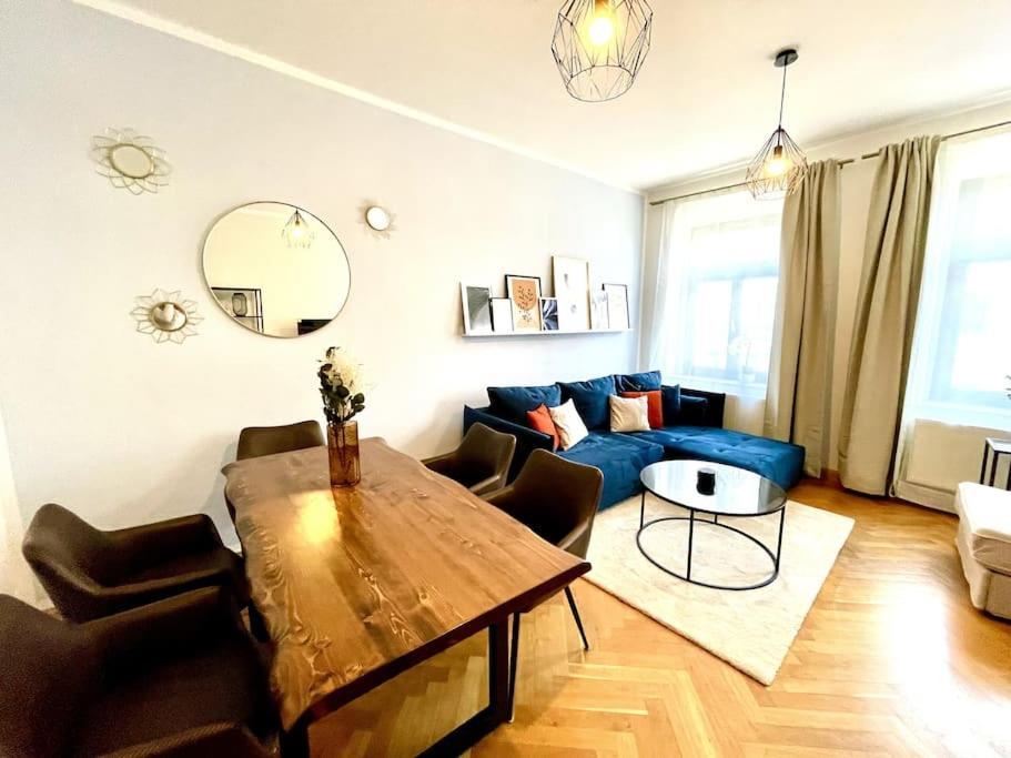 Casarina - Stilvoller Altbau In Zentraler Lage Lejlighed Dresden Eksteriør billede